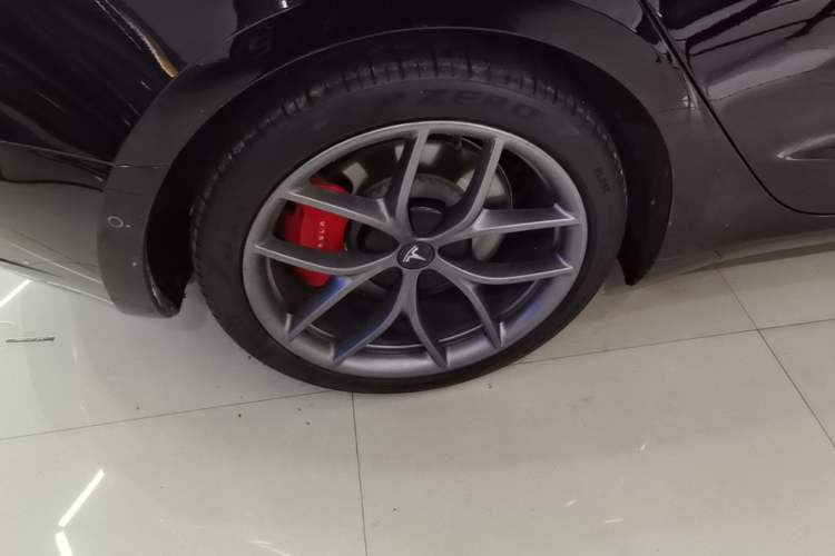 Used Tesla Model 3 2022 Performance High-Performance All-Wheel-Drive Version Right Rear Wheel Hub