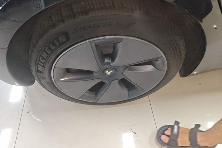 Used Tesla Model 3 2022 Rear-Wheel-Drive Version Right Rear Wheel Hub