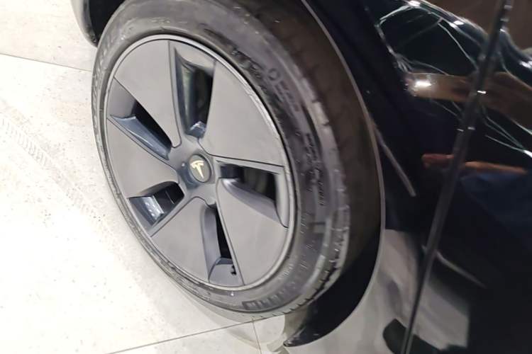 Used Tesla Model 3 2022 Rear-Wheel-Drive Version Right Rear Wheel Hub