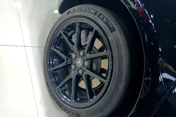 Used Tesla Model 3 2022 Rear-Wheel-Drive Version Right Rear Wheel Hub