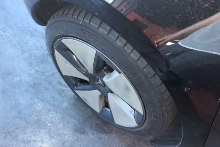 Used Tesla Model 3 2022 Rear-Wheel-Drive Version Right Rear Wheel Hub