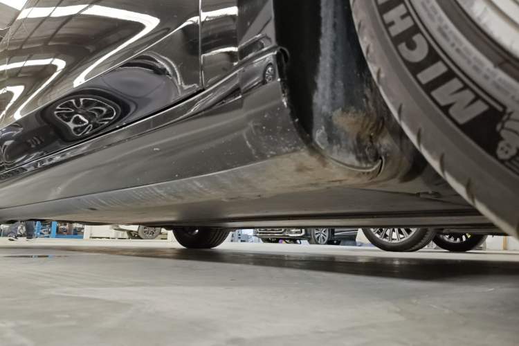 Used Tesla Model 3 2022 Rear-Wheel-Drive Version Right Side Sill