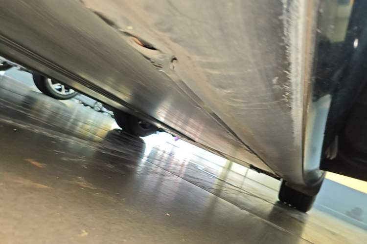 Used Tesla Model 3 2022 Rear-Wheel-Drive Version Right Side Sill