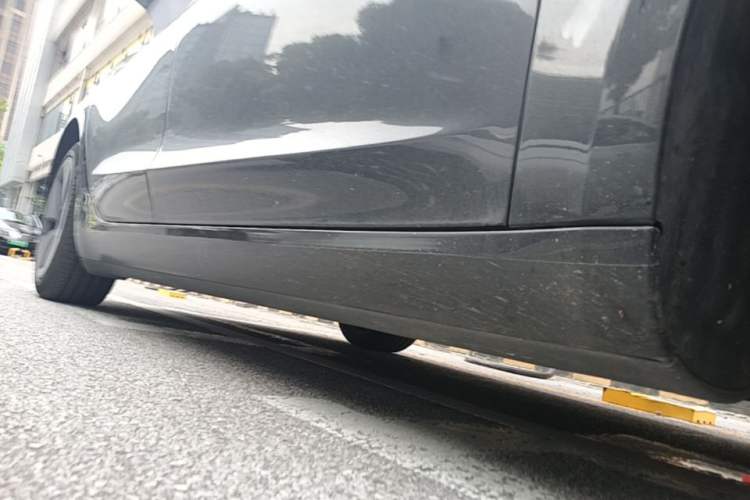 Used Tesla Model 3 2022 Rear-Wheel-Drive Version Right Side Sill