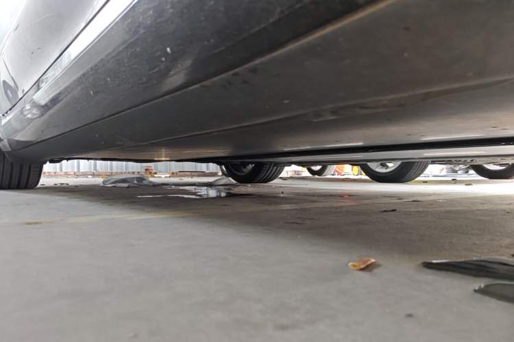 Used Tesla Model 3 2022 Performance High-Performance All-Wheel-Drive Version Right Side Sill