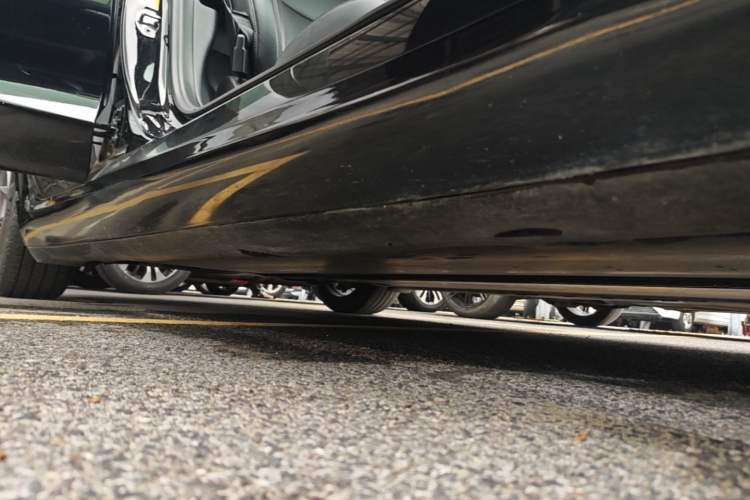 Used Tesla Model 3 2022 Rear-Wheel-Drive Version Right Side Sill