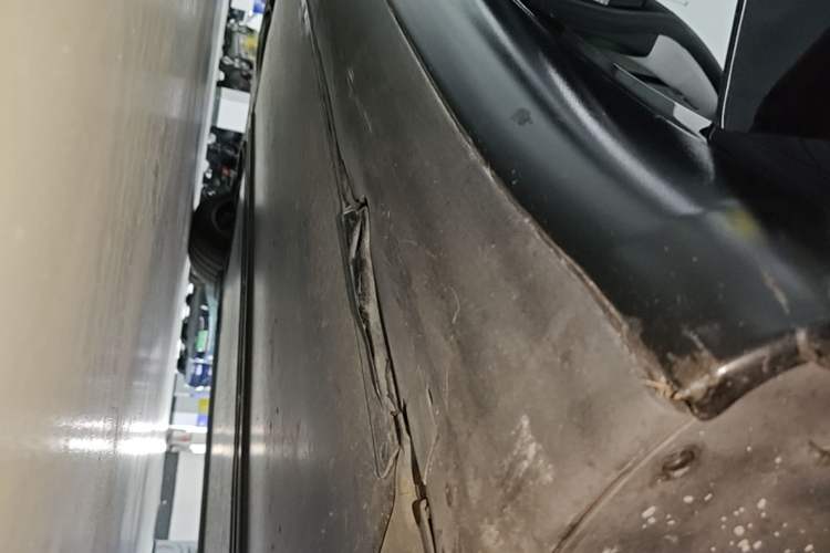 Used Tesla Model 3 2022 Rear-Wheel-Drive Version Right Side Sill