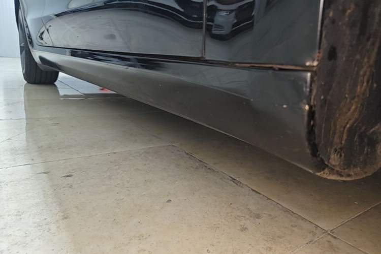 Used Tesla Model 3 2022 Rear-Wheel-Drive Version Right Side Sill