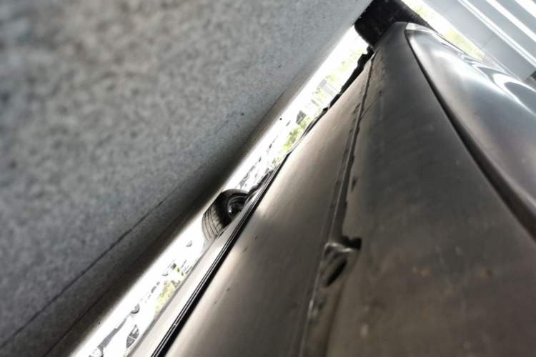 Used Tesla Model 3 2022 Rear-Wheel-Drive Version Right Side Sill