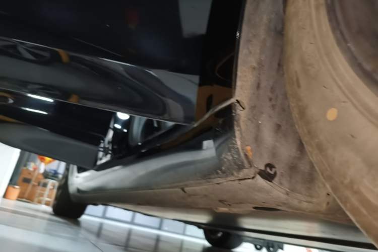 Used Tesla Model 3 2022 Rear-Wheel-Drive Version Right Side Sill