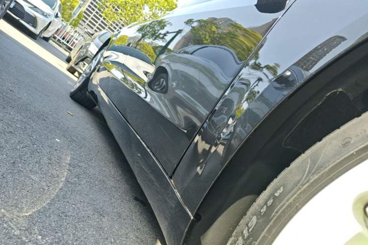 Used Tesla Model 3 2022 Rear-Wheel-Drive Version Right Side Sill