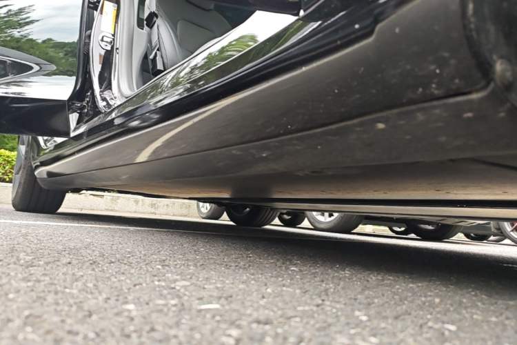 Used Tesla Model 3 2022 Rear-Wheel-Drive Version Right Side Sill