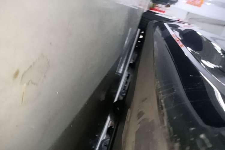 Used Tesla Model 3 2022 Rear-Wheel-Drive Version Right Side Sill