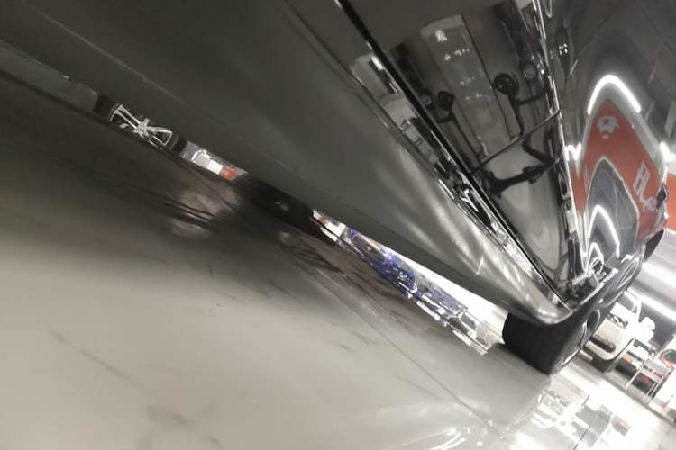 Used Tesla Model 3 2022 Performance High-Performance All-Wheel-Drive Version Right Side Sill