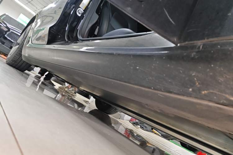 Used Tesla Model 3 2022 Rear-Wheel-Drive Version Right Side Sill