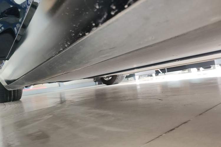 Used Tesla Model 3 2022 Rear-Wheel-Drive Version Right Side Sill