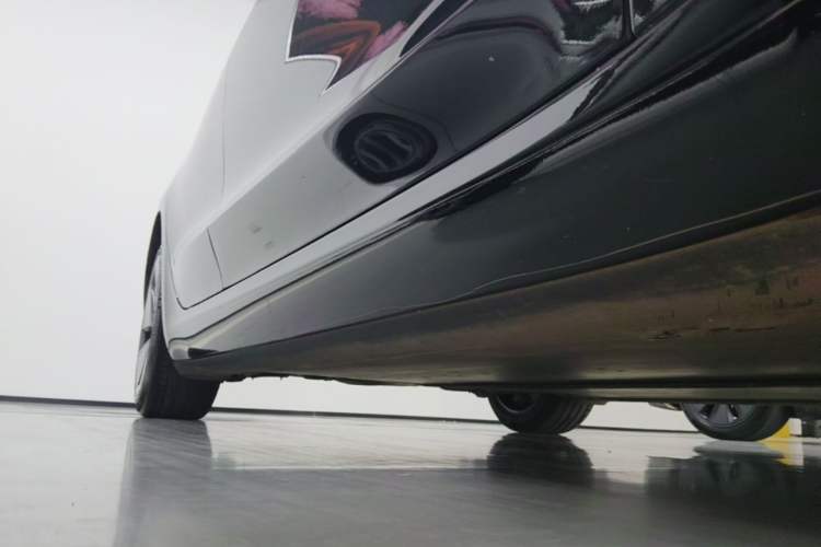 Used Tesla Model 3 2022 Rear-Wheel-Drive Version Right Side Sill