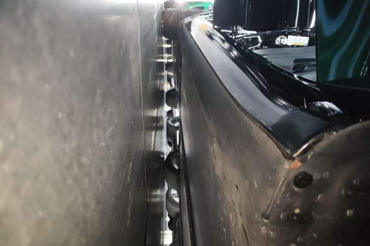 Used Tesla Model 3 2022 Performance High-Performance All-Wheel-Drive Version Right Side Sill