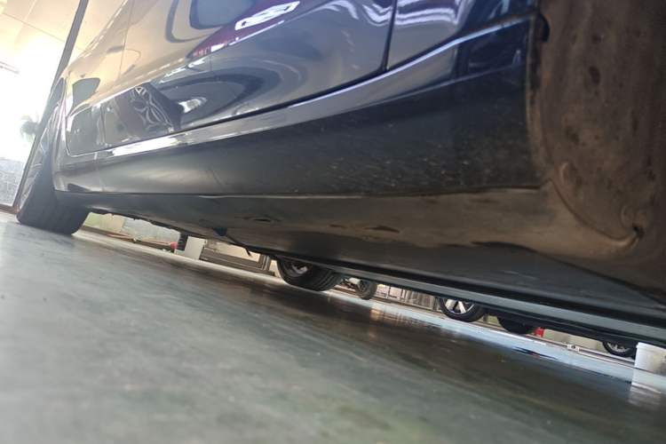 Used Tesla Model 3 2022 Rear-Wheel-Drive Version Right Side Sill
