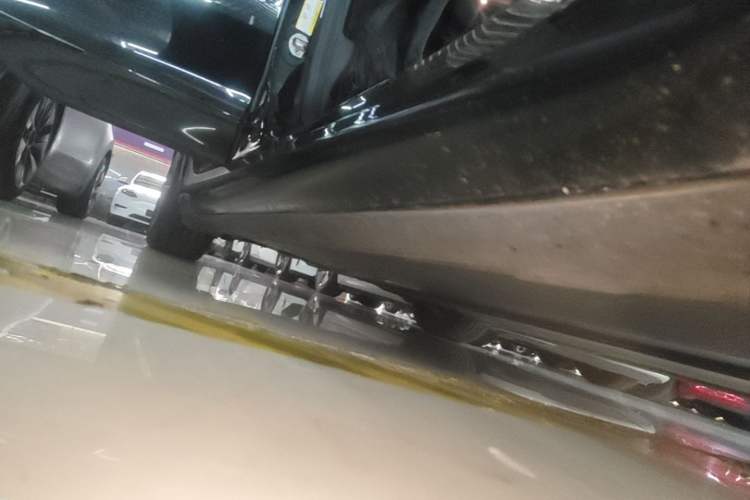 Used Tesla Model 3 2022 Rear-Wheel-Drive Version Right Side Sill