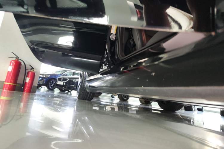 Used Tesla Model 3 2022 Rear-Wheel-Drive Version Right Side Sill