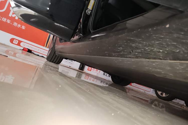 Used Tesla Model 3 2022 Rear-Wheel-Drive Version Right Side Sill