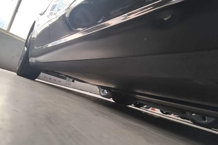 Used Tesla Model 3 2022 Rear-Wheel-Drive Version Right Side Sill