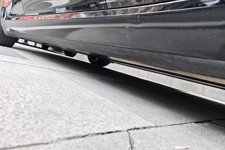Used Tesla Model 3 2022 Rear-Wheel-Drive Version Right Side Sill