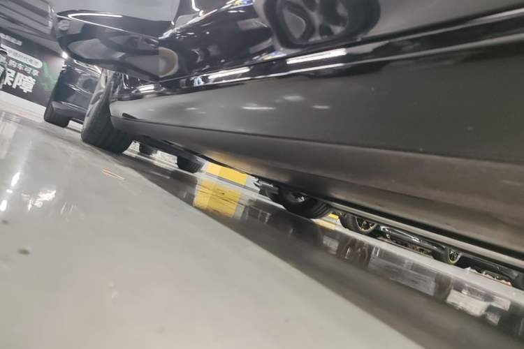 Used Tesla Model 3 2022 Performance High-Performance All-Wheel-Drive Version Right Side Sill