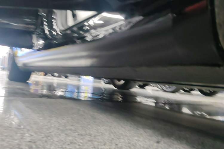 Used Tesla Model 3 2022 Performance High-Performance All-Wheel-Drive Version Right Side Sill