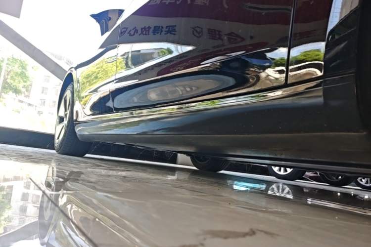 Used Tesla Model 3 2022 Rear-Wheel-Drive Version Right Side Sill