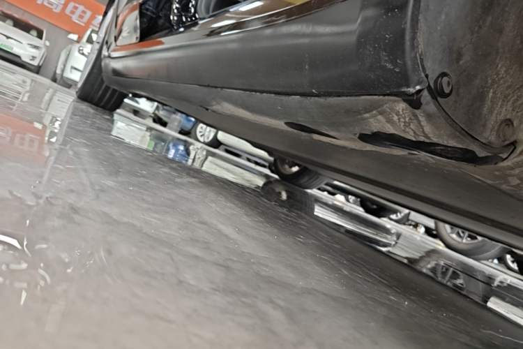 Used Tesla Model 3 2022 Performance High-Performance All-Wheel-Drive Version Right Side Sill