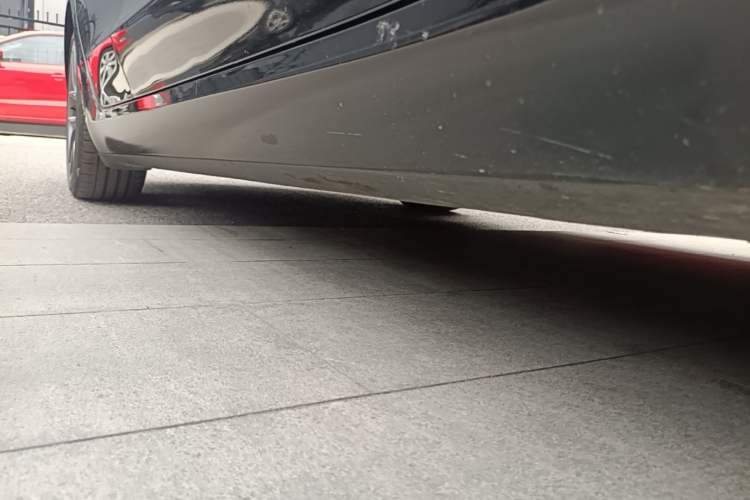 Used Tesla Model 3 2022 Performance High-Performance All-Wheel-Drive Version Right Side Sill