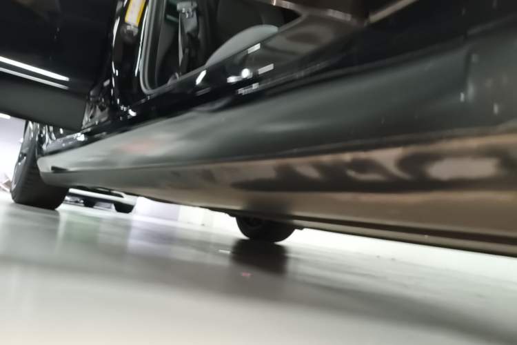 Used Tesla Model 3 2022 Rear-Wheel-Drive Version Right Side Sill