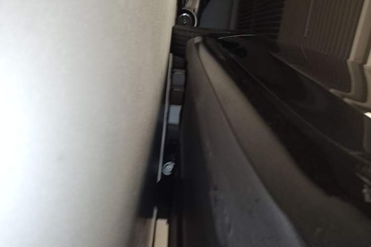 Used Tesla Model 3 2022 Rear-Wheel-Drive Version Right Side Sill