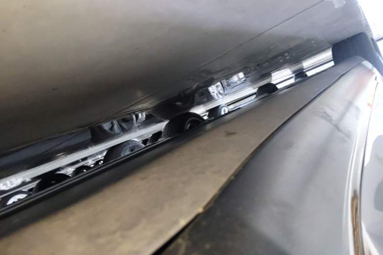Used Tesla Model 3 2022 Performance High-Performance All-Wheel-Drive Version Right Side Sill