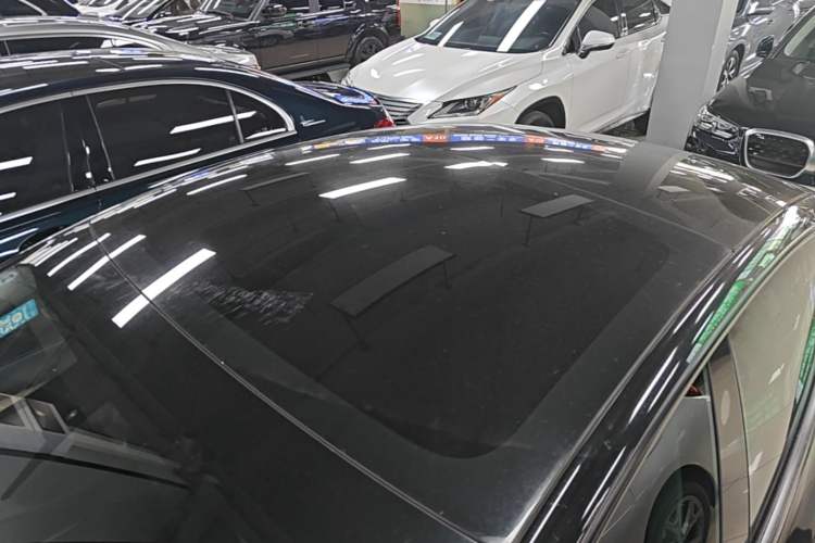 Used Tesla Model 3 2022 Rear-Wheel-Drive Version Roof