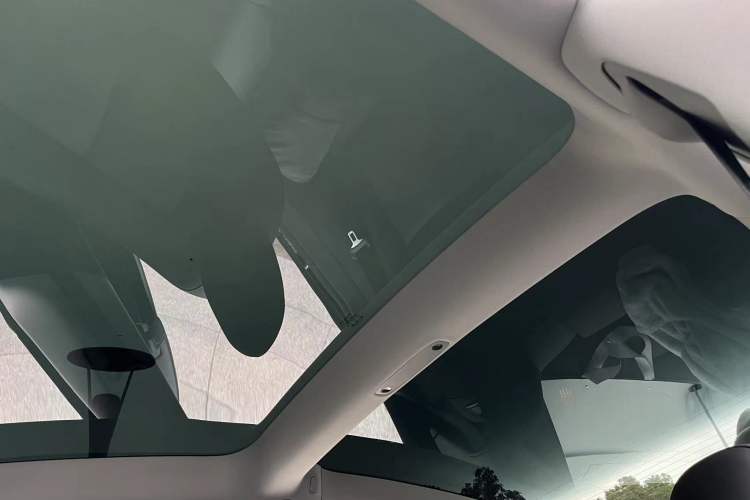 Used Tesla Model 3 2022 Rear-Wheel-Drive Version Roof