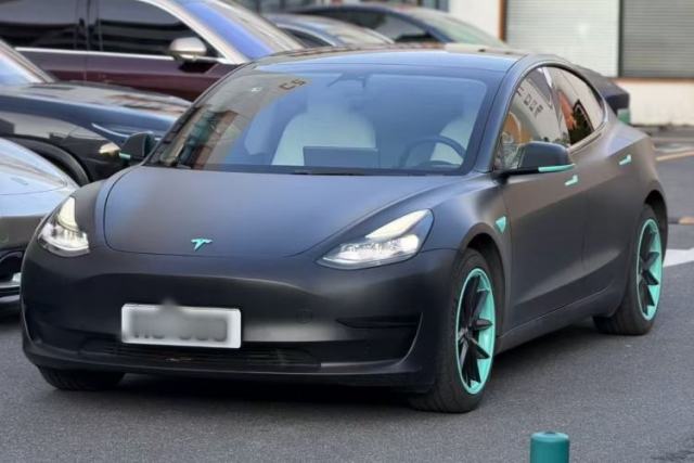 Ojetý Tesla Model 3 2022 Rear-Wheel-Drive Version