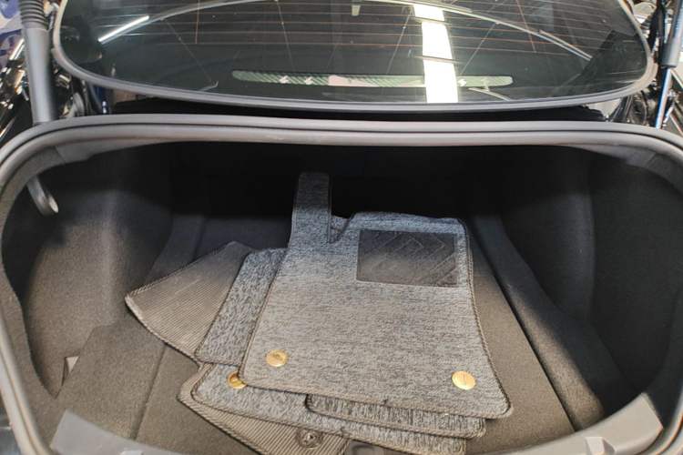 Used Tesla Model 3 2022 Rear-Wheel-Drive Version Trunk