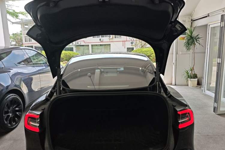 Used Tesla Model 3 2022 Rear-Wheel-Drive Version Trunk