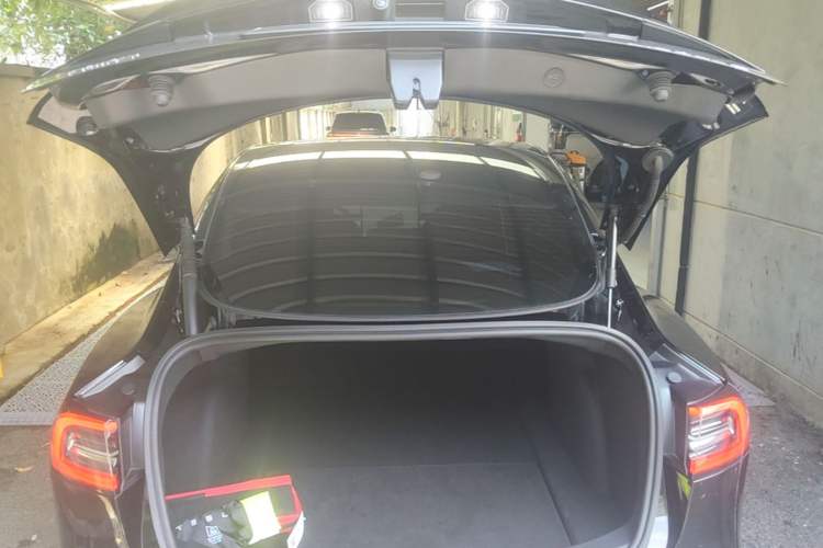 Used Tesla Model 3 2022 Rear-Wheel-Drive Version Trunk