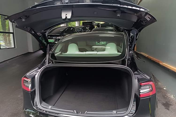 Used Tesla Model 3 2022 Rear-Wheel-Drive Version Trunk