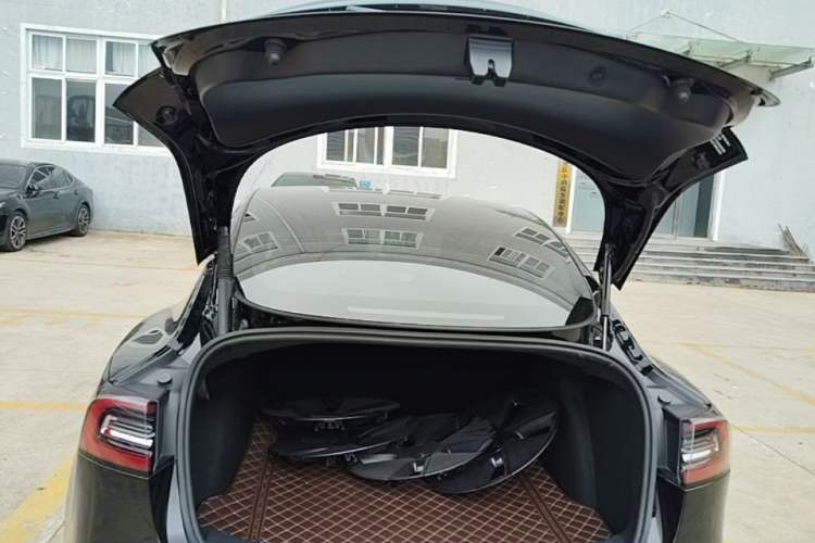 Used Tesla Model 3 2022 Rear-Wheel-Drive Version Trunk