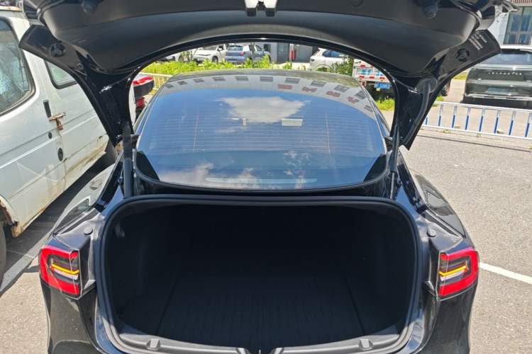 Used Tesla Model 3 2022 Rear-Wheel-Drive Version Trunk
