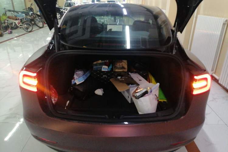 Used Tesla Model 3 2022 Performance High-Performance All-Wheel-Drive Version Trunk