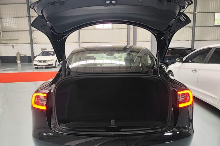Used Tesla Model 3 2022 Rear-Wheel-Drive Version Trunk