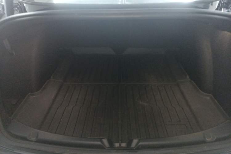 Used Tesla Model 3 2022 Rear-Wheel-Drive Version Trunk