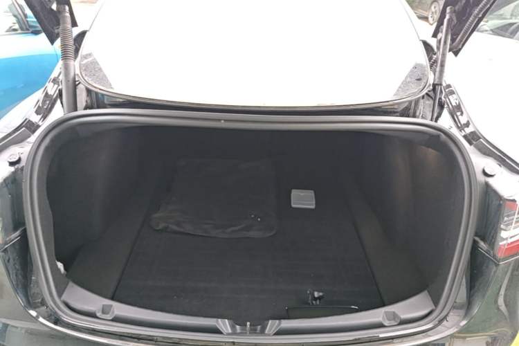 Used Tesla Model 3 2022 Rear-Wheel-Drive Version Trunk