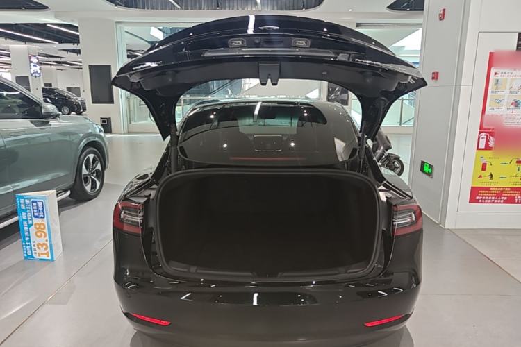 Used Tesla Model 3 2022 Rear-Wheel-Drive Version Trunk